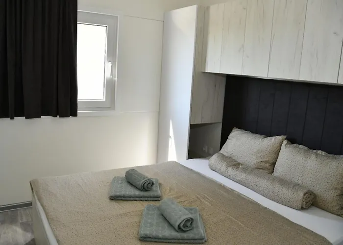 Mobile With Terrace And Sea View Allegro Casa vacanze Drage